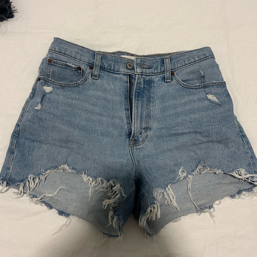 Abercrombie & Fitch 4” Mom High Rise Short